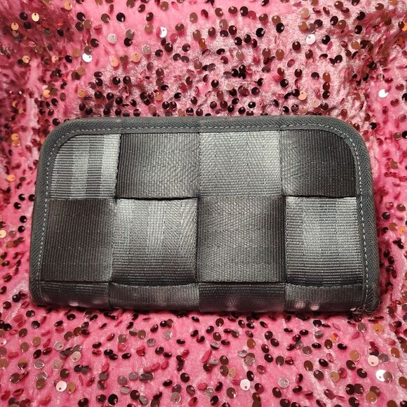 Harvey’s Seatbelt Classic Storm Gray Wallet - Picture 1 of 3